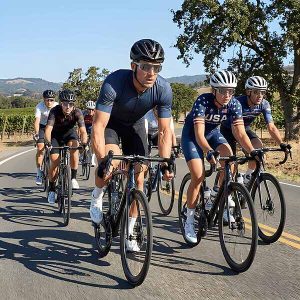 Adaptivt sportsbrille med lysjustering | SUNGLIX